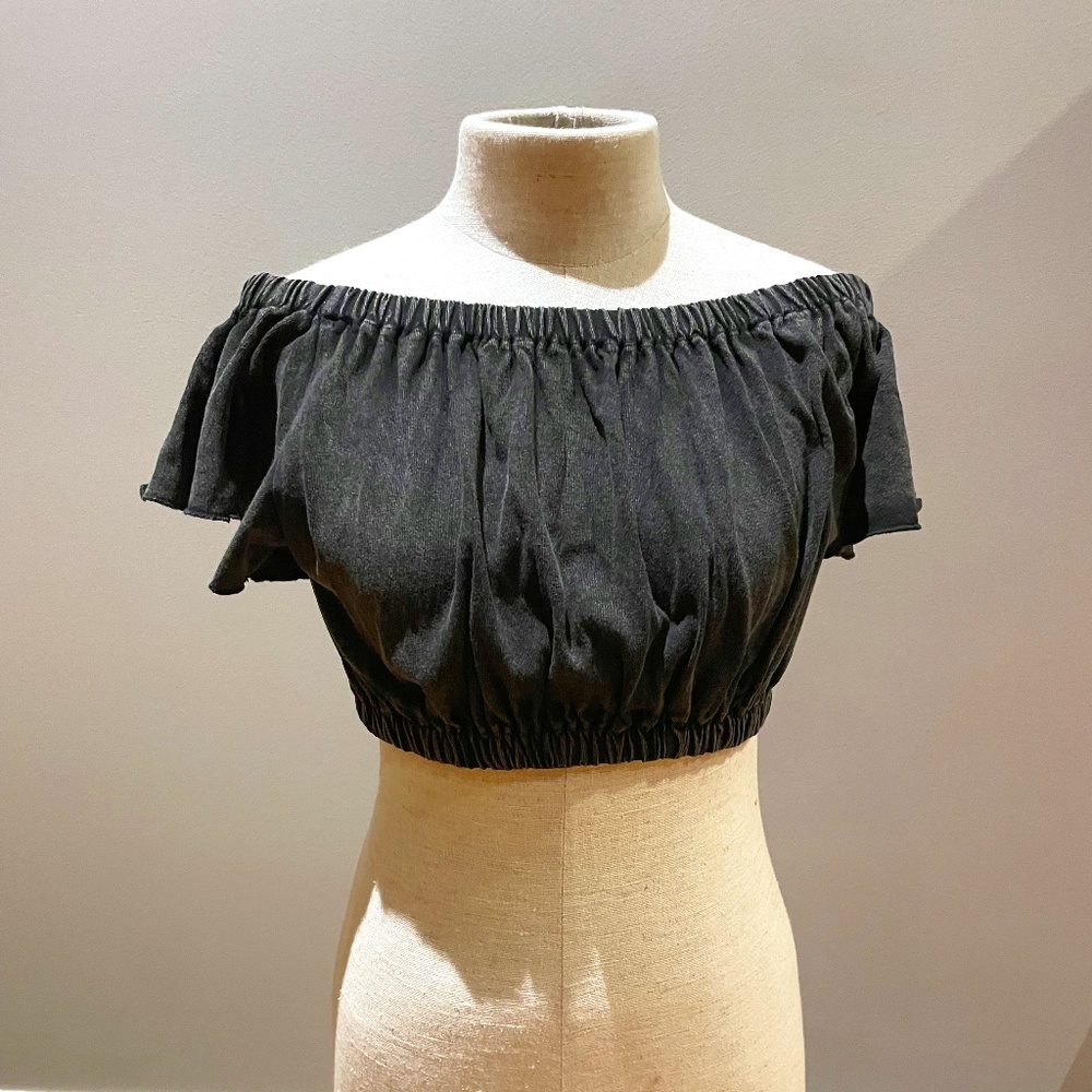 Urban Outfitters- Size S- NWT Crop top